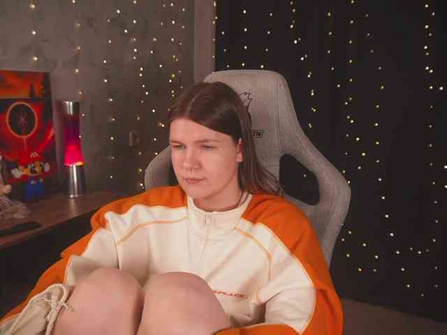 cutesoneckaaa webcam