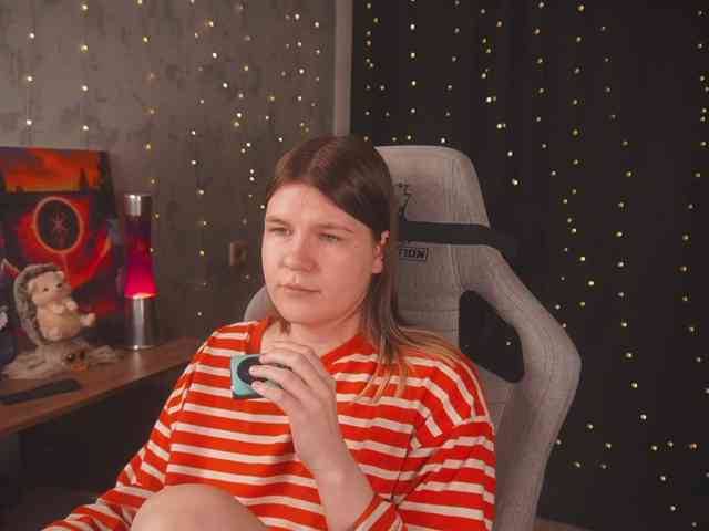 cutesoneckaaa webcam