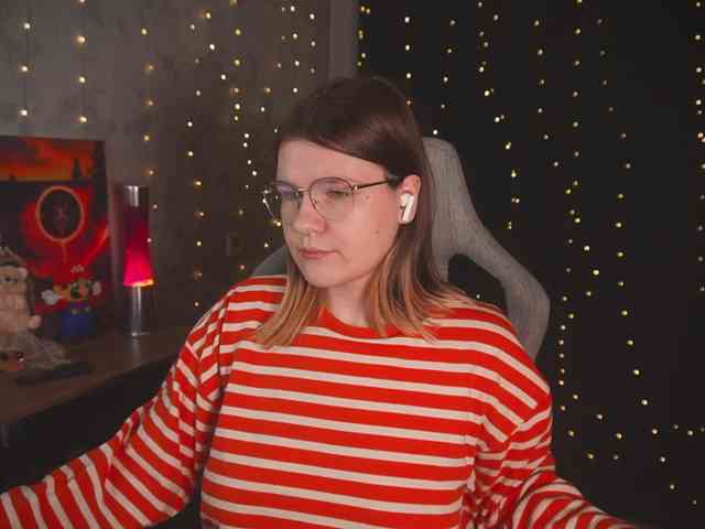 cutesoneckaaa webcam