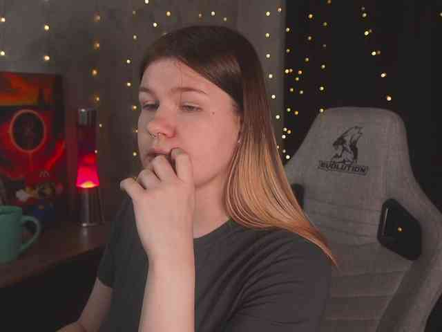 cutesoneckaaa webcam