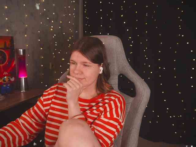 cutesoneckaaa webcam