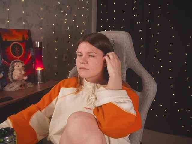 cutesoneckaaa webcam