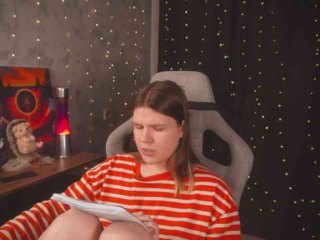 cutesoneckaaa webcam