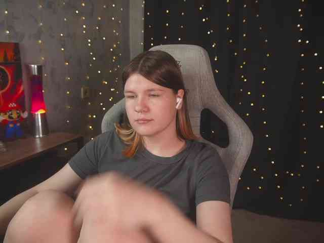cutesoneckaaa webcam