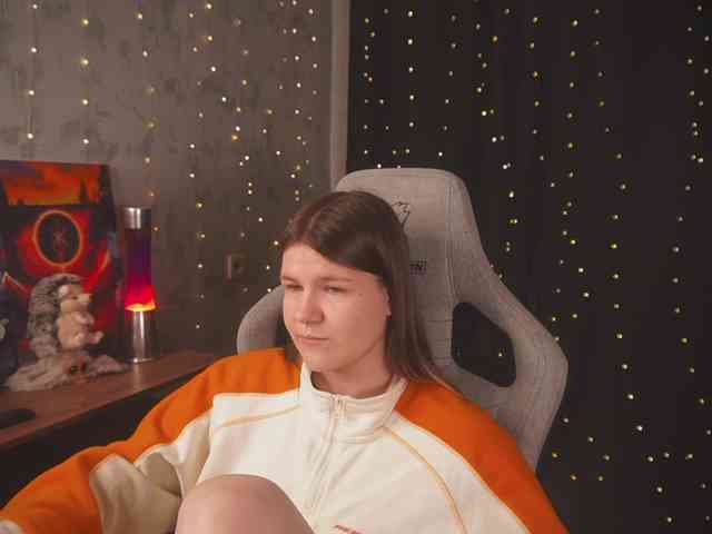 cutesoneckaaa webcam