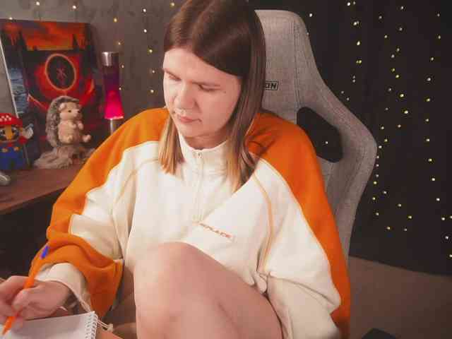 cutesoneckaaa webcam