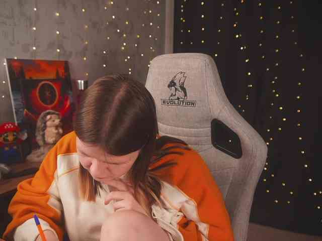 cutesoneckaaa webcam