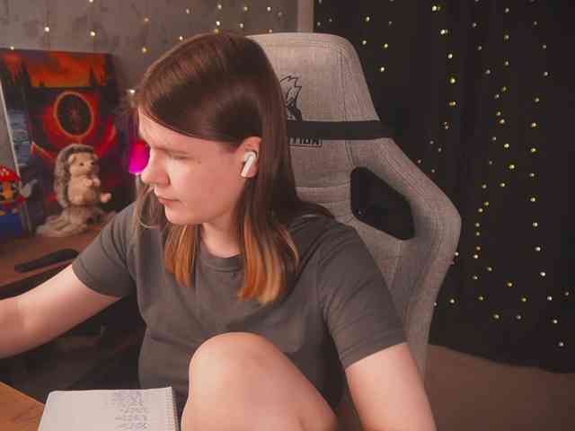 cutesoneckaaa webcam