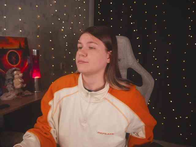 cutesoneckaaa webcam