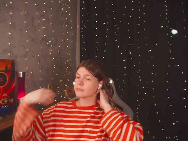 cutesoneckaaa webcam