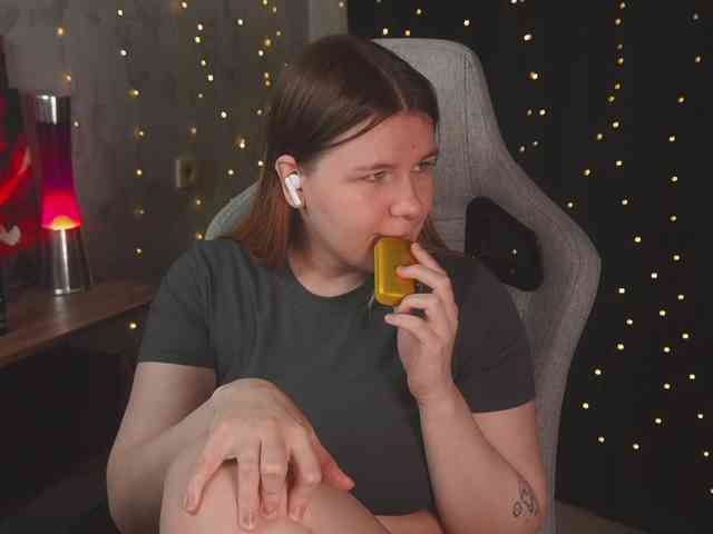live chat sex Cutesoneckaaa