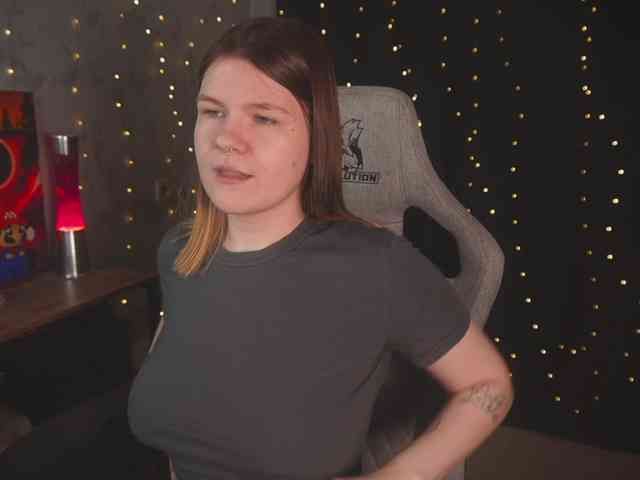 cutesoneckaaa webcam