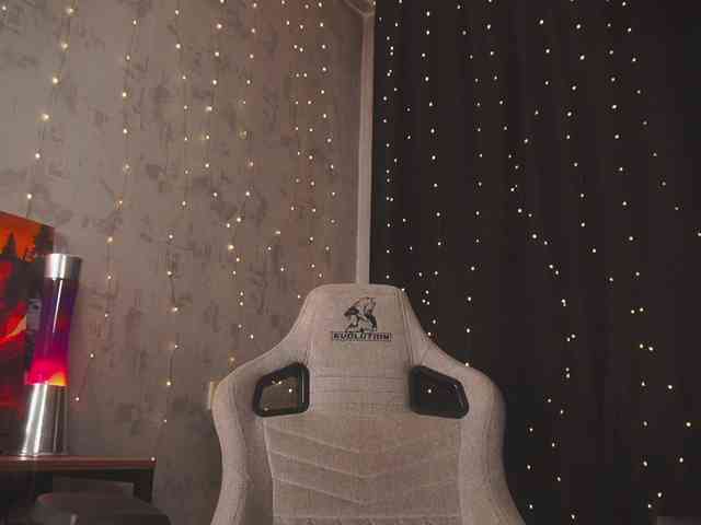 cutesoneckaaa webcam