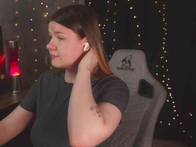 cutesoneckaaa webcam