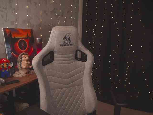 cutesoneckaaa webcam