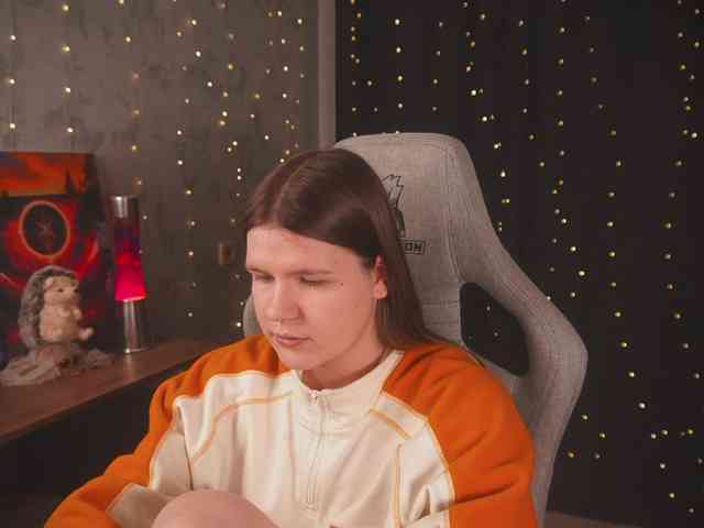 cutesoneckaaa webcam