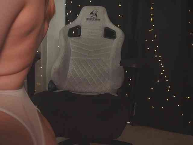cutesoneckaaa webcam