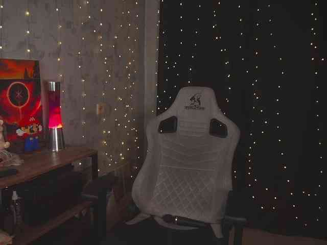 cutesoneckaaa webcam