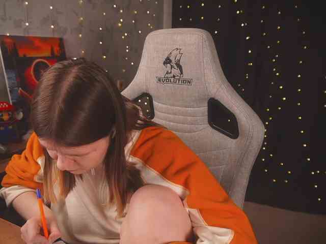 cutesoneckaaa webcam