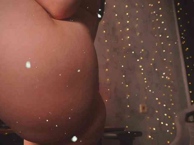 cutesoneckaaa webcam