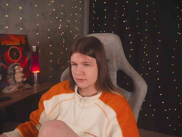 cutesoneckaaa webcam