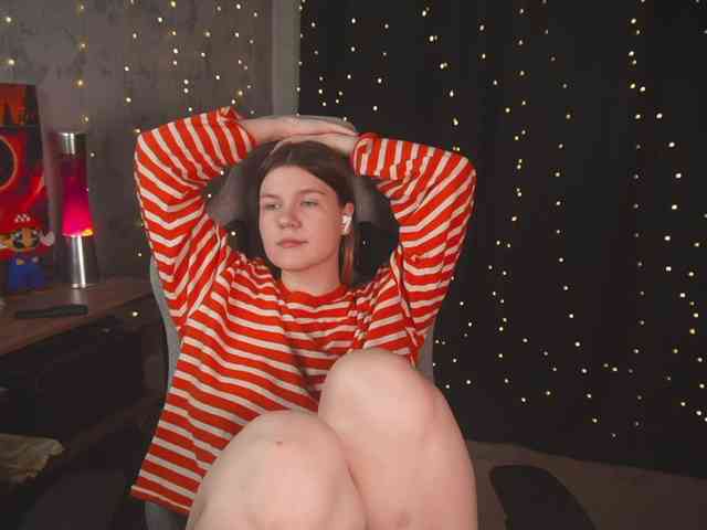 cutesoneckaaa webcam
