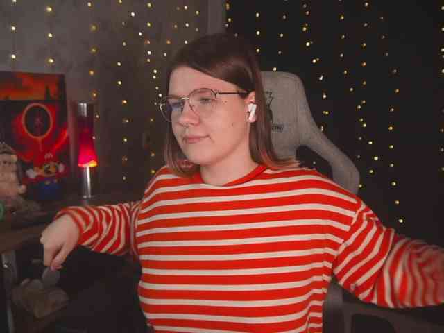 cutesoneckaaa webcam