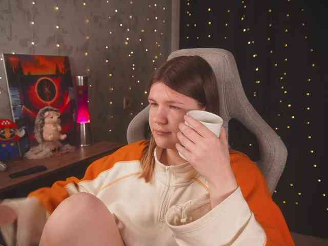 cutesoneckaaa webcam