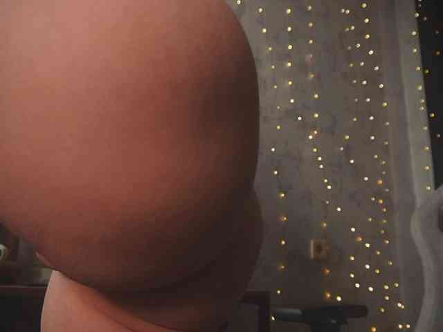 cutesoneckaaa webcam
