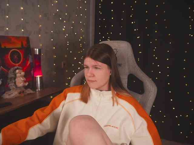 cutesoneckaaa webcam