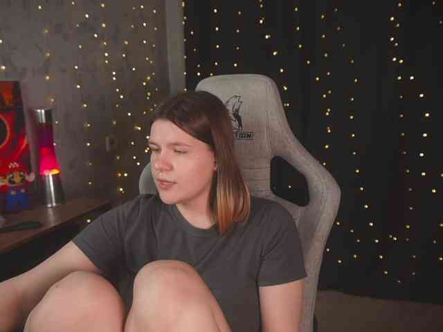 cutesoneckaaa webcam