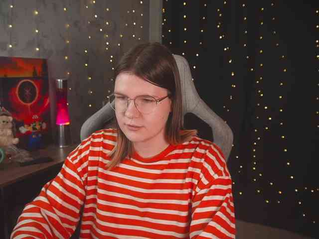 cutesoneckaaa webcam