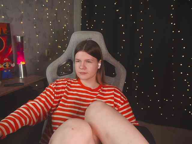 cutesoneckaaa webcam