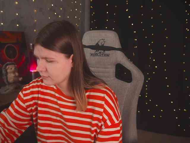 cutesoneckaaa webcam