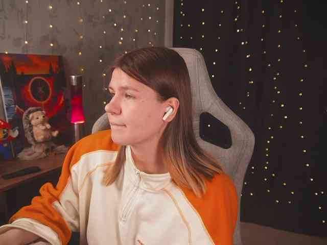 cutesoneckaaa webcam