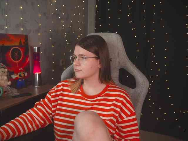 cutesoneckaaa webcam