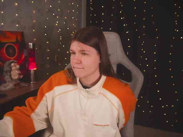 cutesoneckaaa webcam