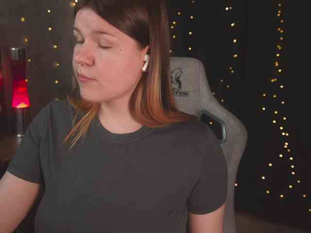 cutesoneckaaa webcam