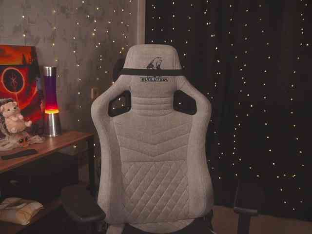 cutesoneckaaa webcam