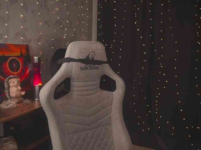 cutesoneckaaa webcam