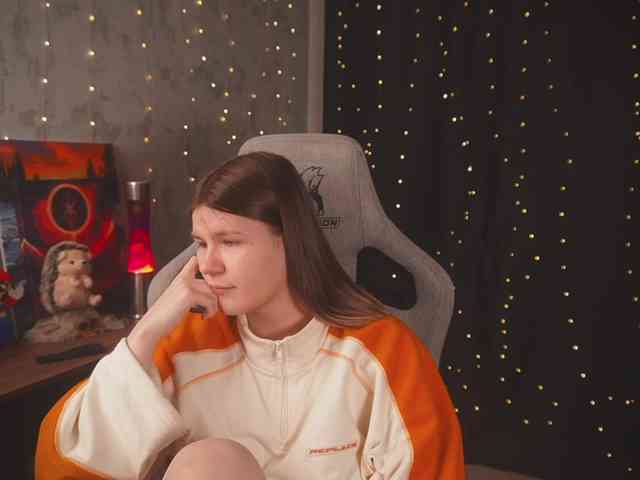 cutesoneckaaa webcam