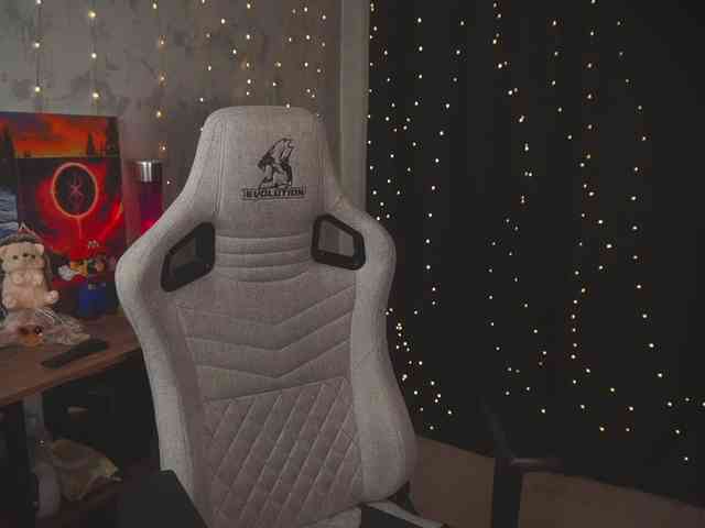 cutesoneckaaa webcam