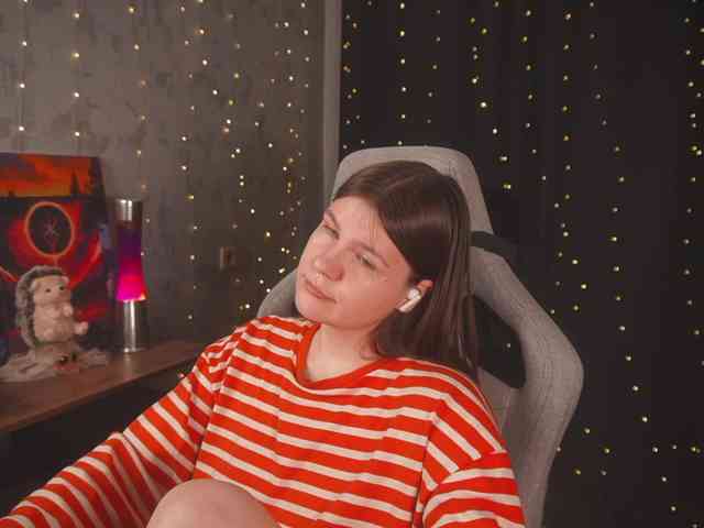 cutesoneckaaa webcam