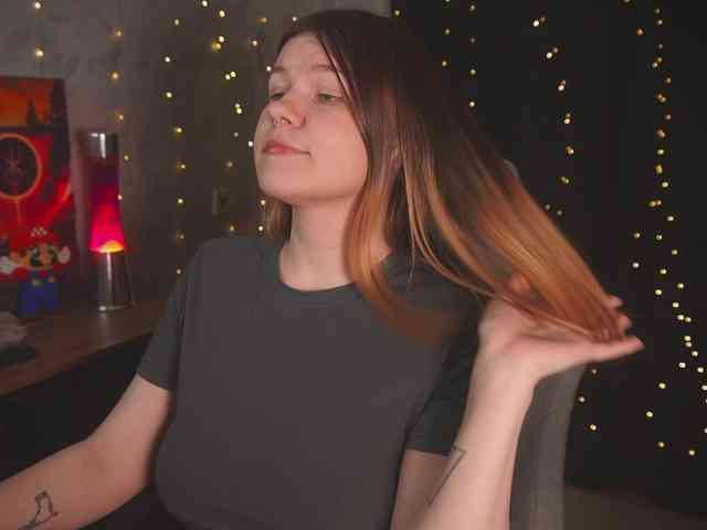 cutesoneckaaa webcam