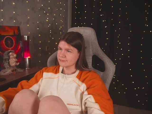 cutesoneckaaa webcam