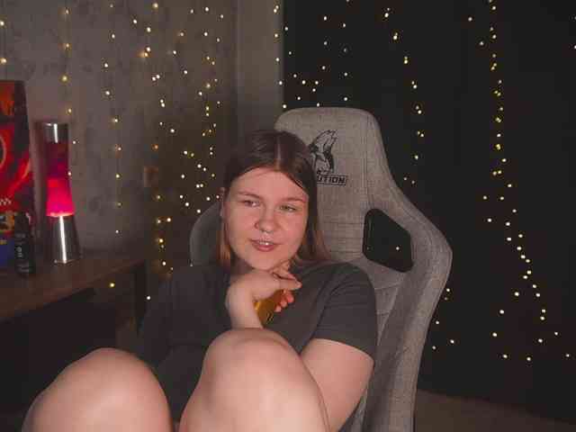cutesoneckaaa webcam