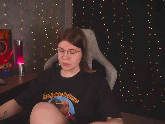 cutesoneckaaa webcam