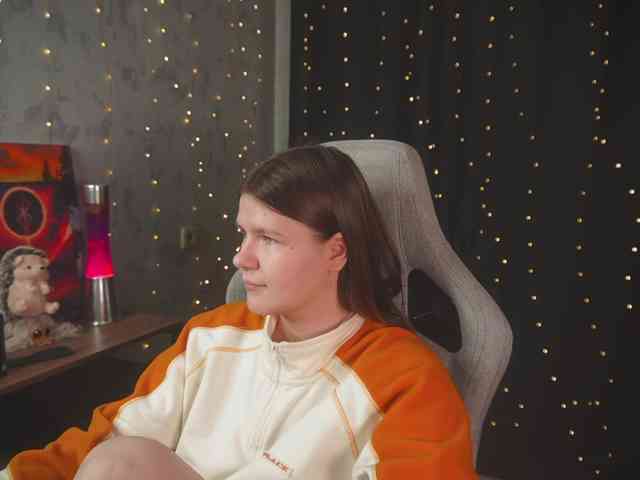 cutesoneckaaa webcam