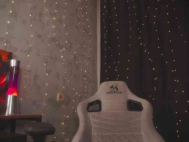 cutesoneckaaa webcam