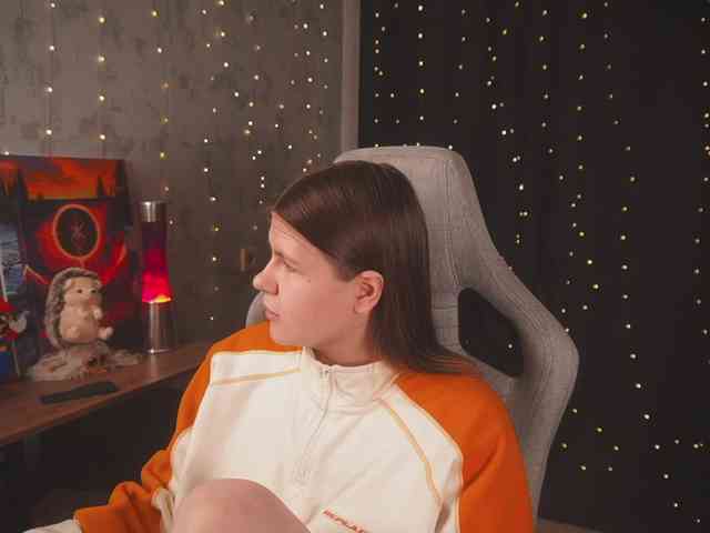 cutesoneckaaa webcam